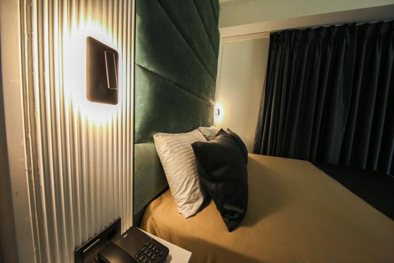 Axu Airport Hotel Arnavutkoy Ngoại thất bức ảnh A room at the hotel